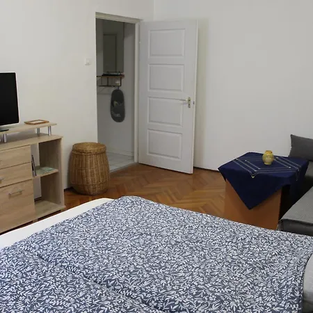 Fecske Apartman Szolnok Exterior photo